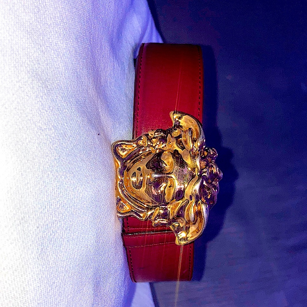 Limited edition leather pallazzo Versace belt